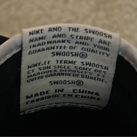 Women’s Jordans - Picture 6 of 10